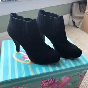 Dex Flex comfort ankle booties
